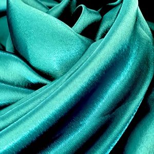 3yds Crepe Satin 💙💚